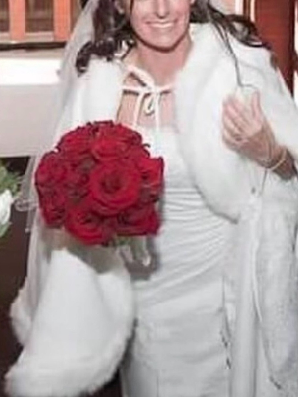 Reversible White Bridal Wedding Cape Faux Fur Trim Satin White & Faux Fur​​​​​ - Picture 12 of 14